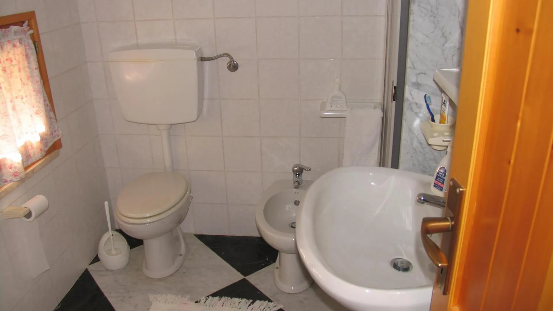 Villa Grazy Con Piscina Privata モンテ・ナイ 0*,